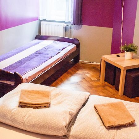 Smocza Jama Hostel Красков Екстериор снимка