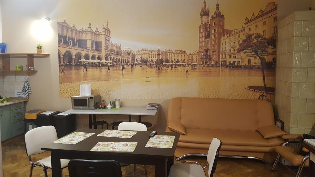 Smocza Jama Hostel Красков Екстериор снимка