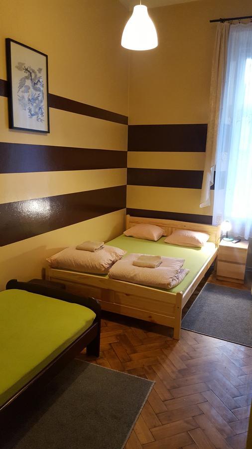 Smocza Jama Hostel Красков Екстериор снимка