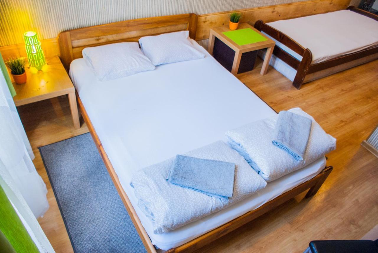 Smocza Jama Hostel Красков Екстериор снимка