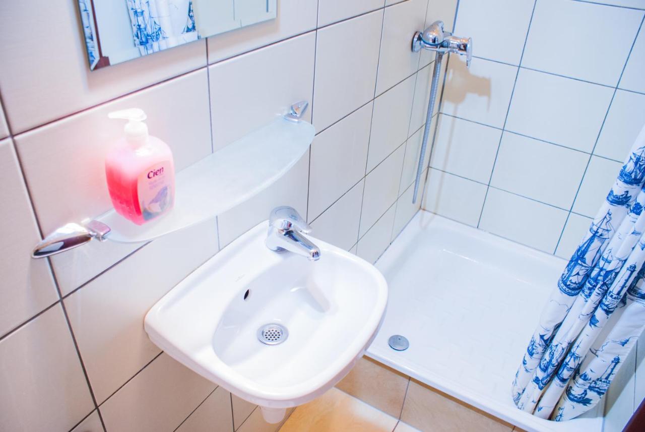 Smocza Jama Hostel Красков Екстериор снимка