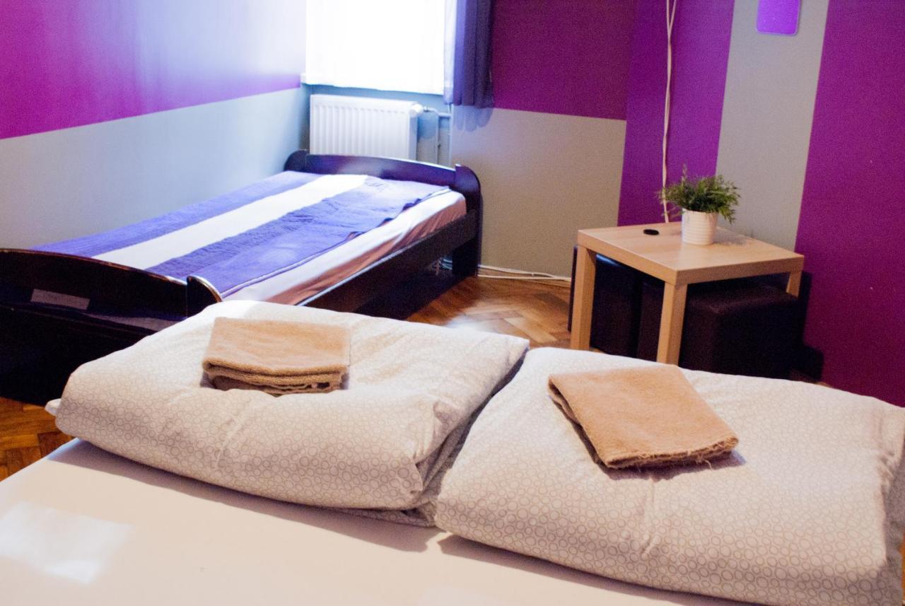 Smocza Jama Hostel Красков Екстериор снимка