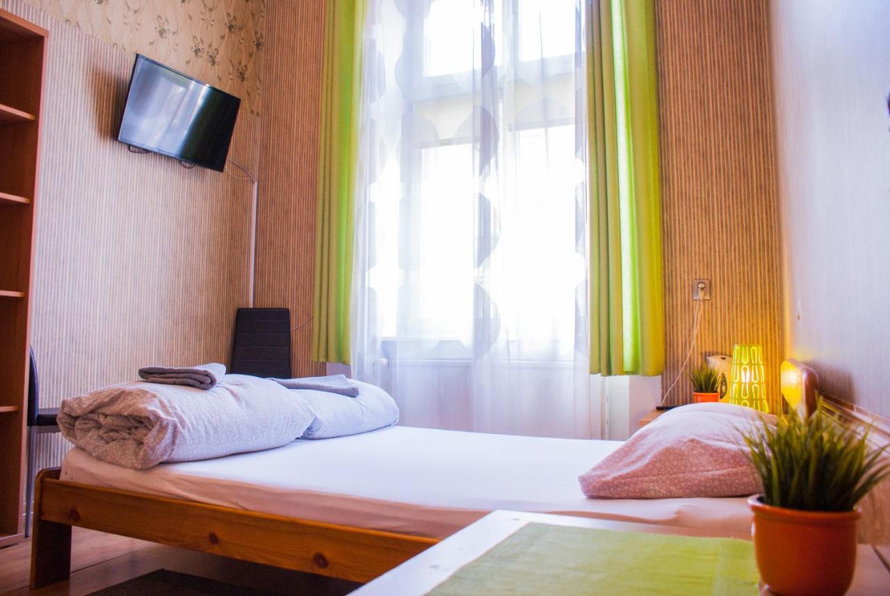 Smocza Jama Hostel Красков Екстериор снимка