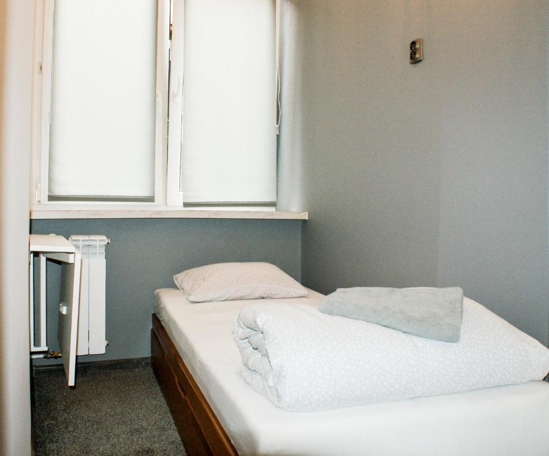 Smocza Jama Hostel Красков Екстериор снимка