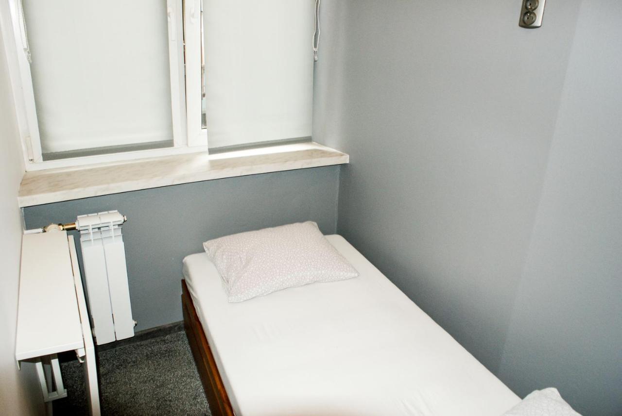 Smocza Jama Hostel Красков Екстериор снимка